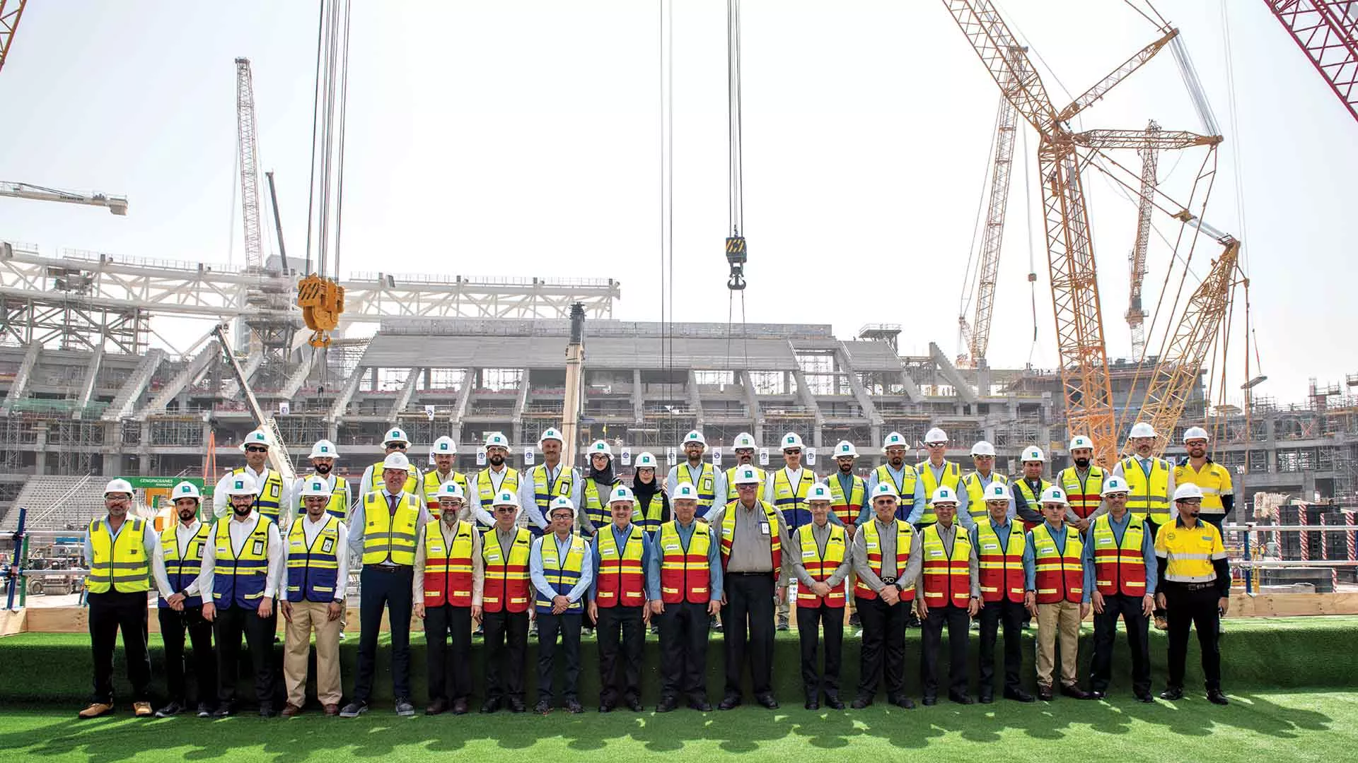 Amin Nasser leads Executive Management Safety Review tour of Aramco Stadium. President and CEO sees progress on company’s efforts in building a top-level stadium in al-Khobar.